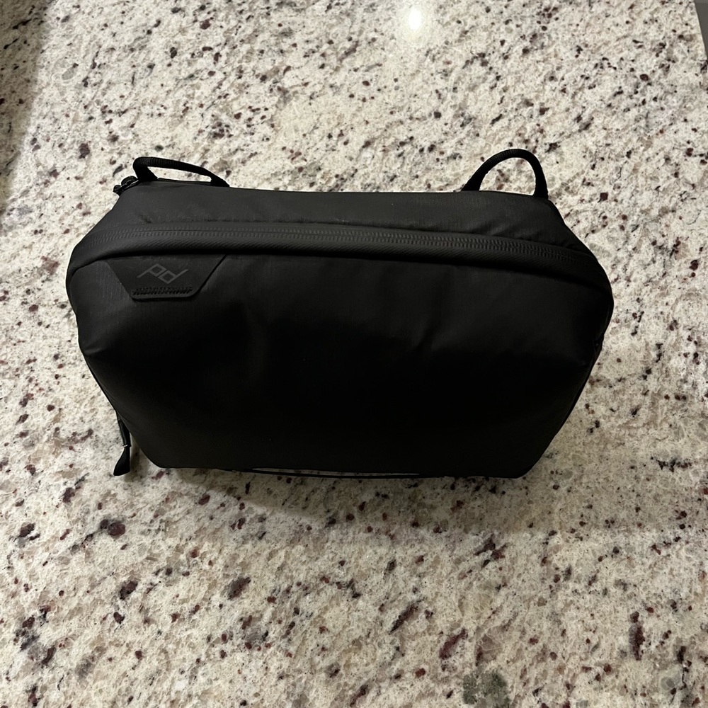 Excellent used condition Peak Design Tech Pouch in black